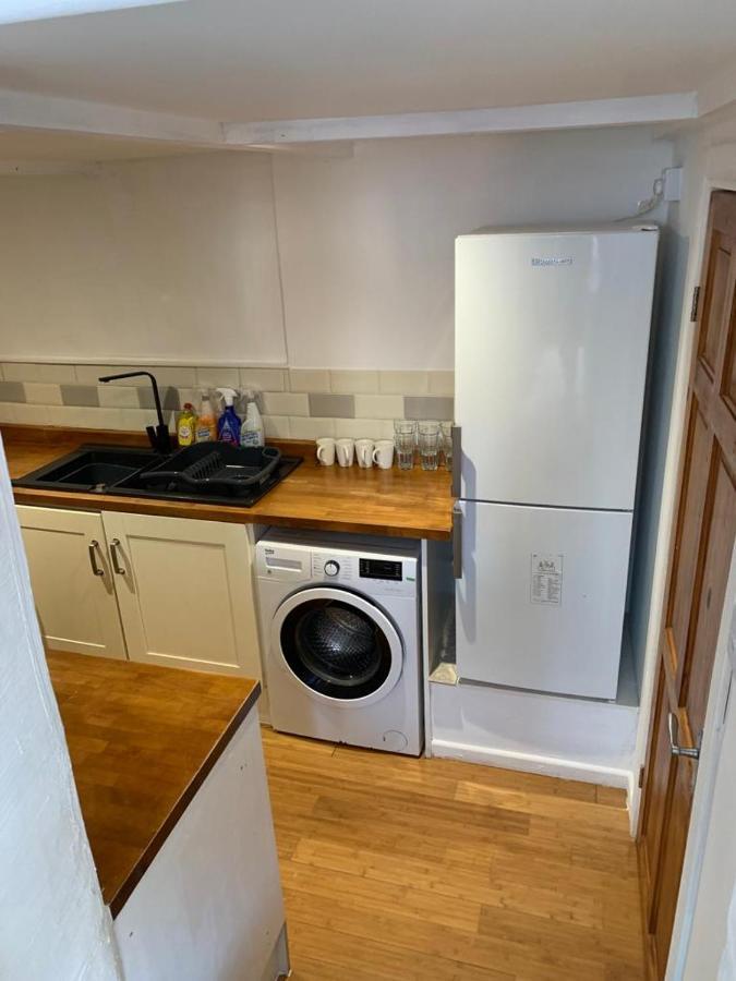 Beautiful Studio Apartment Milford Haven Zewnętrze zdjęcie